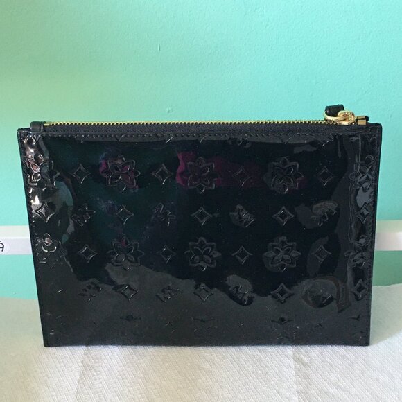NWT Michael Kors Black Metallic XL Zip Clutch Wristlet - Picture 2 of 4